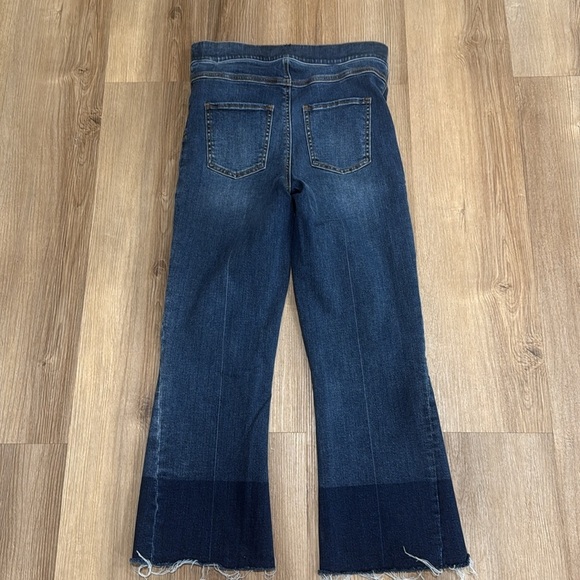 SPANX Cropped Flare Fray Hem Ankle Jeans Slimming Pants Medium Wash Size Small - Picture 7 of 7
